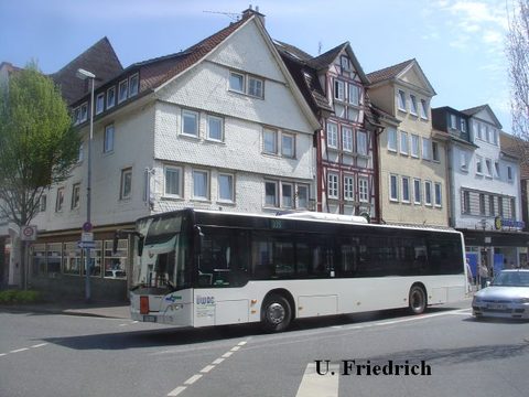 In der Bad Hersfelder Breiten Straße an einem sonnigen Tag im April 2008