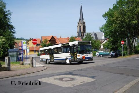 Und hier fahren wir von der Rhönhalle gerade wieder ab, auf Linie 30 nach Neuswärts