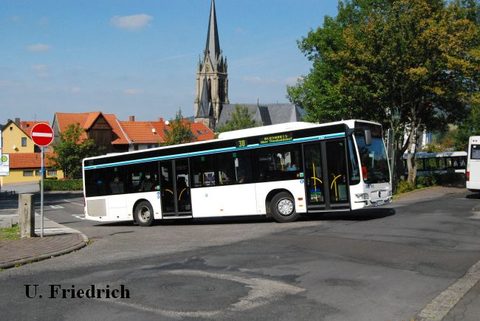 Bei der Abfahrt vom Busbahnhof an der Rhönhalle in Tann, September 2011