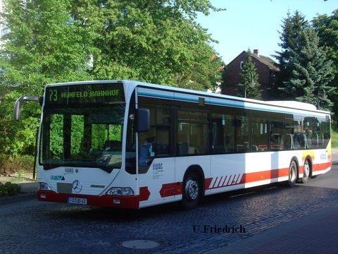 Ankunft am Hünfelder Bahnhof auf Linie 73 im Mai 2007. Wie man sehen kann, besass der Bus damals im hinteren Bereich noch eine Werbung