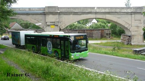 Als Rhönradbus mit Fahrradanhänger unterwegs in Thaiden, eine Aufnahme von Rainer